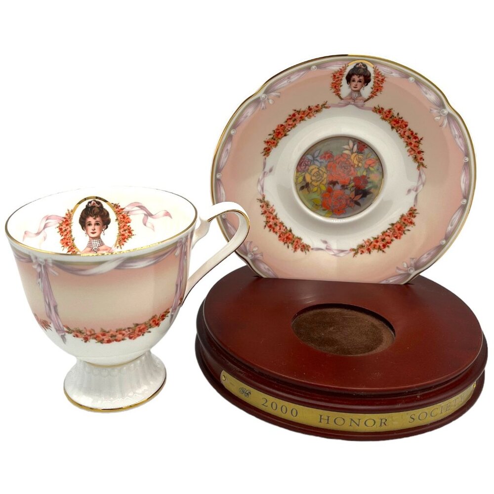 Avon Honor Society 2000 Mrs. PFE Albee Commemorative Teacup & Saucer Set In Box - Picture 3 of 16